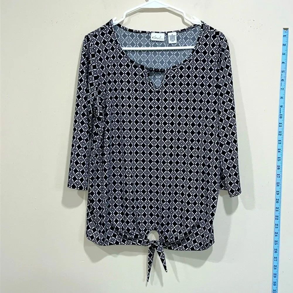 Beautiful Black & White Abstract Print Top By Kim Rogers. Size Medium